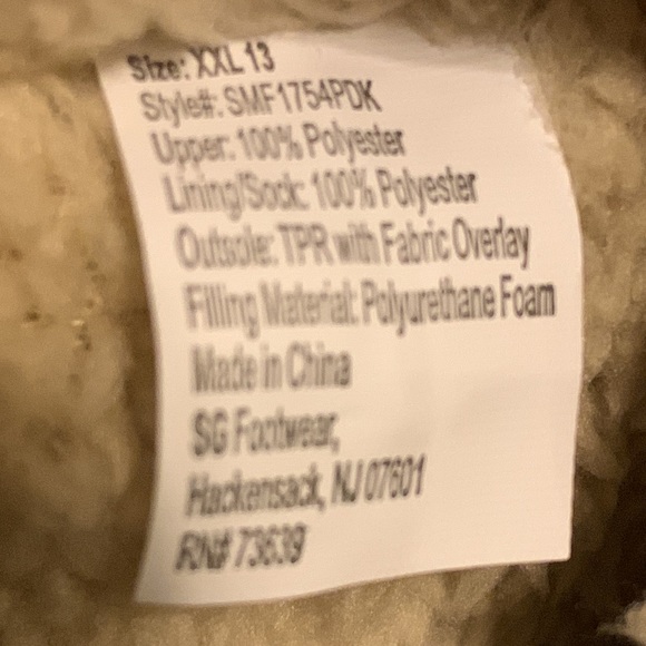 Men’s Docker’s Scuff Slippers - Picture 14 of 14